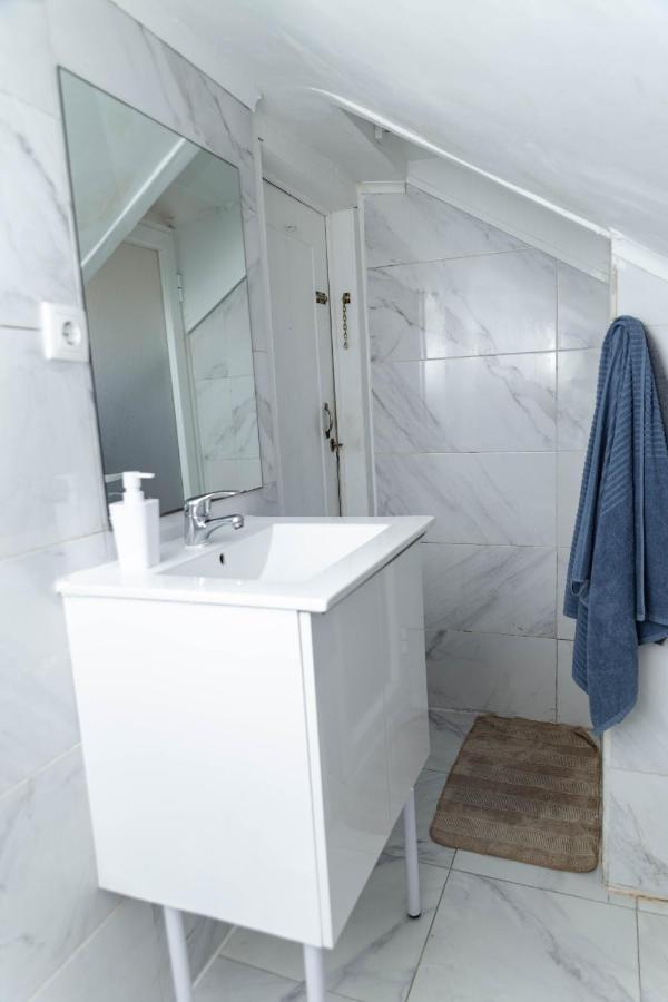 Santos Apartment In Central Lisbon With River View Bagian luar foto