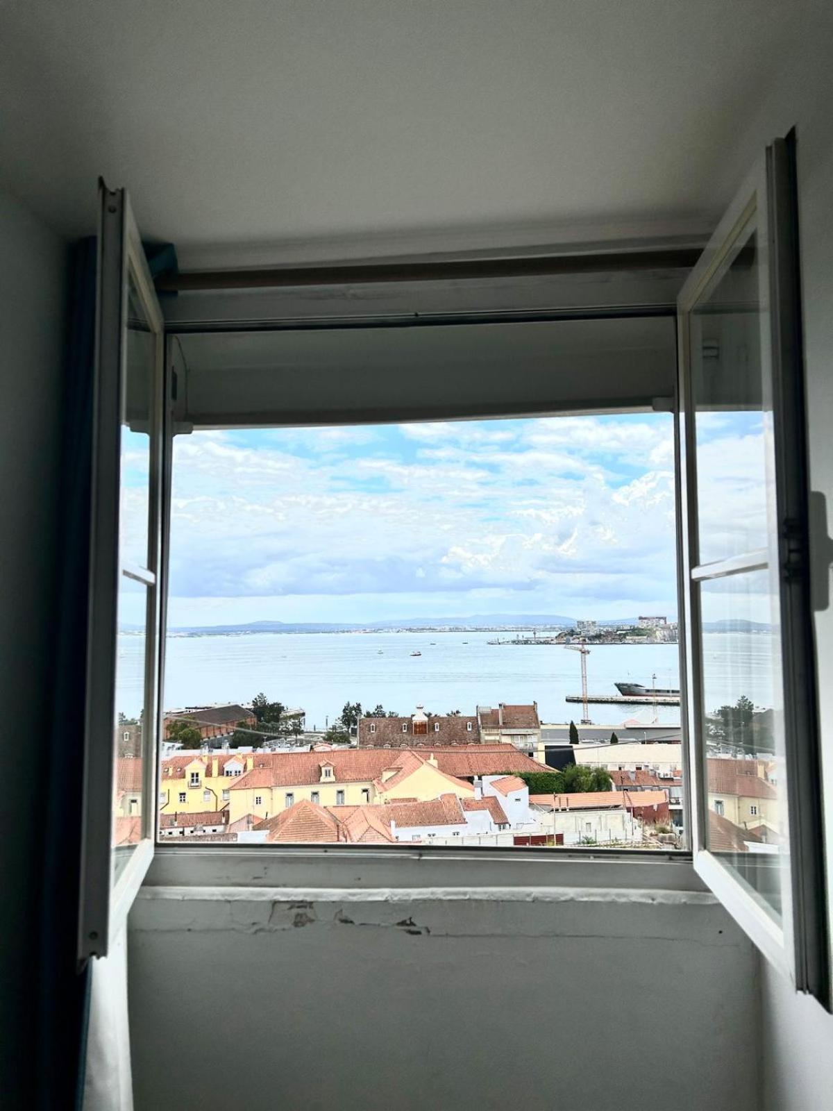 Santos Apartment In Central Lisbon With River View Bagian luar foto